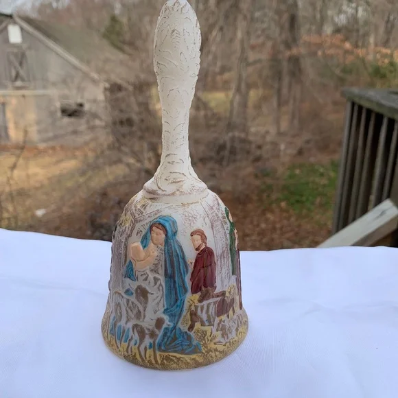 Fenton “Birth of a savior” limited edition bell - Picture 1 of 7